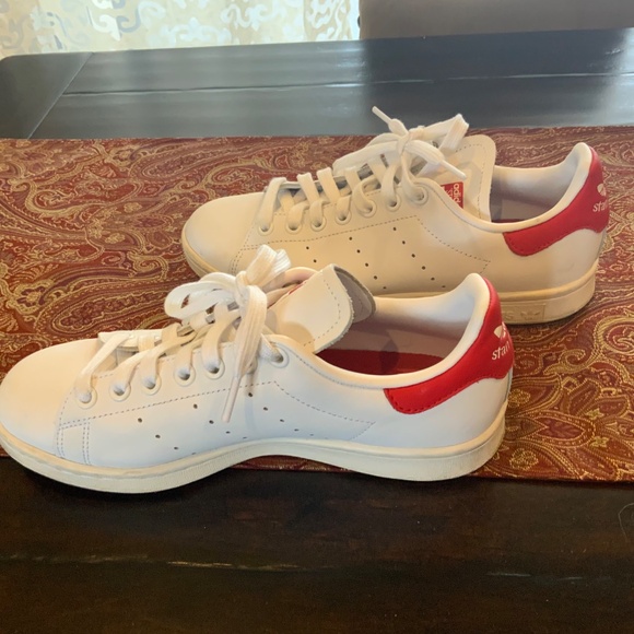 Adidas Stan Smith Low White Red, Sneakers Men’s Size 5.5, worn twice, msrp$100 - Picture 4 of 9